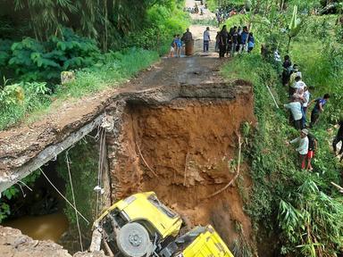 jembatan roboh