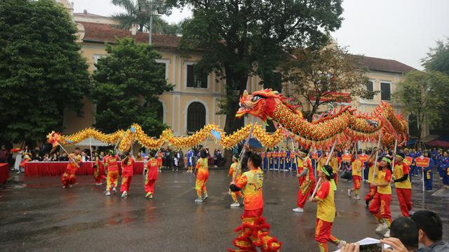 promo imlek dan atraksi barongan