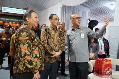 Pameran kampung hukum