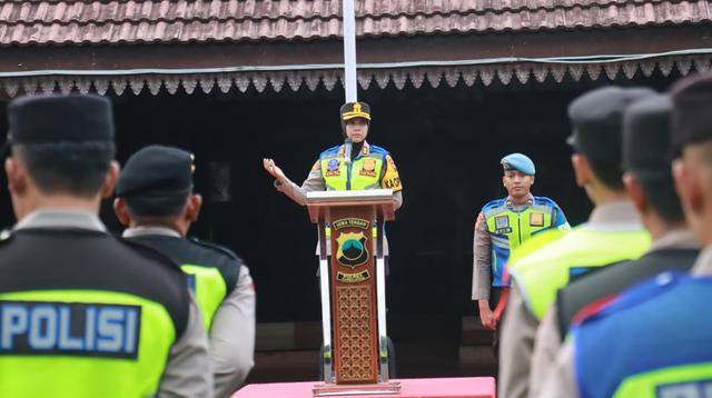 kapolres purbalingga larang takbir keliling