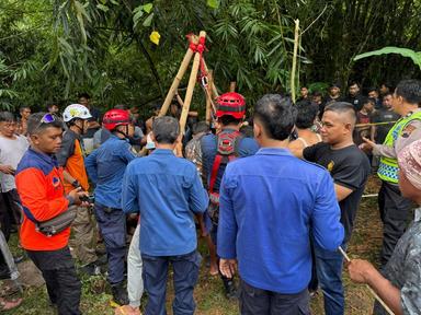 bocah terperosok ke sumur