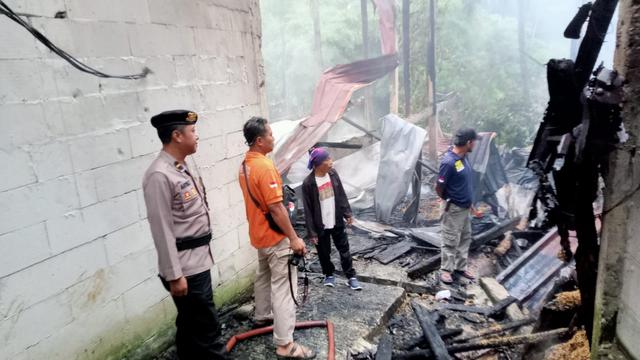 kebakaran kandang ayam