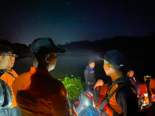 hanyut di sungai serayu