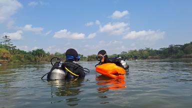 tenggelam sungai serayu