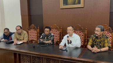 plt rektor unsoed