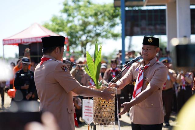 estafet tunas kelapa