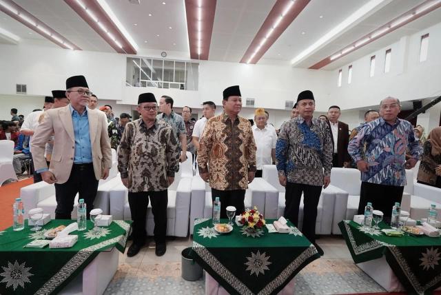 Prabowo Subianto datang pada undangan Dialog Terbuka Muhammadiyah Bersama Calon Pemimpin Bangsa tanpa kehadiran Gibran Rakabuming.
