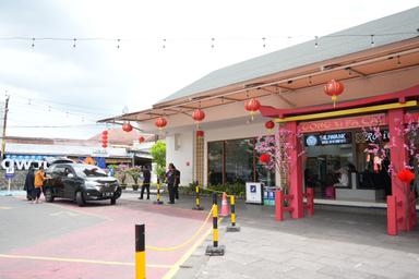 Nuansa Imlek di Stasiun Purwokerto, Selasa (10/2/2026).(dok Humas Daop 5 Purwokerto)